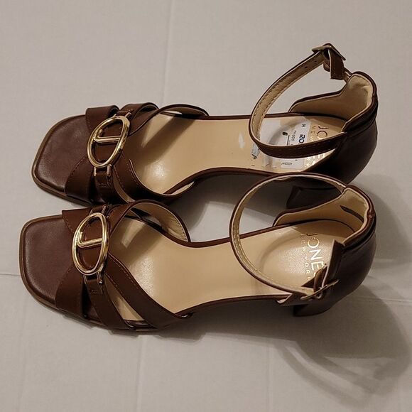 BRAND NEW JONE NEW YORK BLOCK HEEL ADJUSTABLE ANKLE BUCKET STRAP SANDAL G1 - Picture 11 of 16